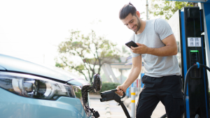 Will Electric Cars Become Mandatory in the UK? 2024 Updates Featured Image